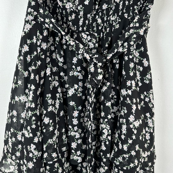 LOVE TREE Women's Floral Ruffle Sleeve Romper, Size Large - Picture 7 of 9